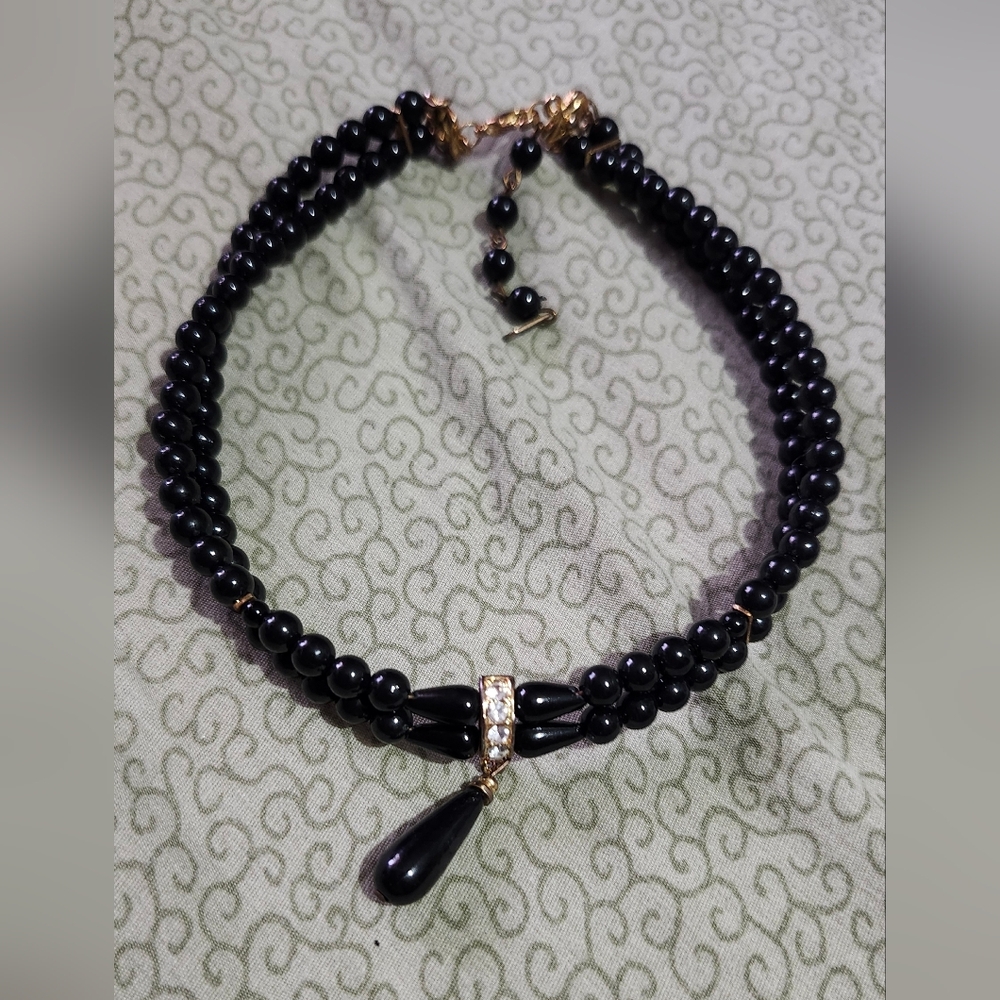 💜Vintage Black Bead Choker